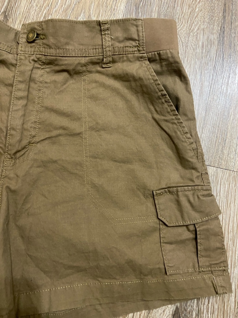 Lee Women’s Cargo Shorts - Picture 3 of 10